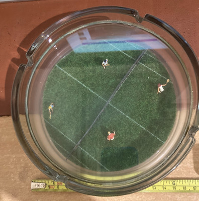 VINTAGE SELTENES GLAS DIORAMA TENNIS SPIEL SPIELER DROUILLOT FRANKREICH ASCHENBECHER MODELL