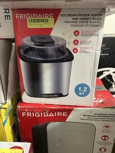 Frigidaire 2.11 qt Ice Cream/Frozen Yogurt/Sorbet Maker - Stainless Steel.New