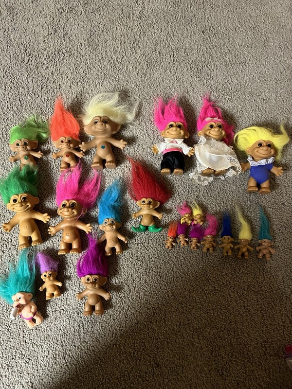 22 Russ Troll Dolls Lot