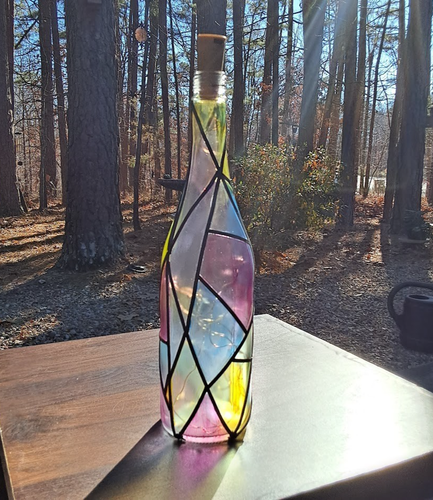 Hand Painted Faux Stained Glass Wine Bottle Lamp w/Fairy Lights-Unique Decor - 第 5/8 張圖片