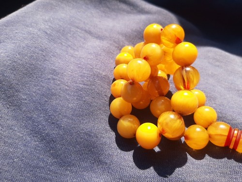 Amber Bakelite Prayer Beads 52 grams - Picture 7 of 10