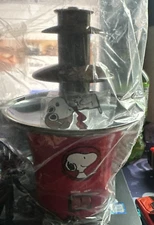 Peanuts - Snoopy Chocolate Fountain Snoopy Spins on Top
