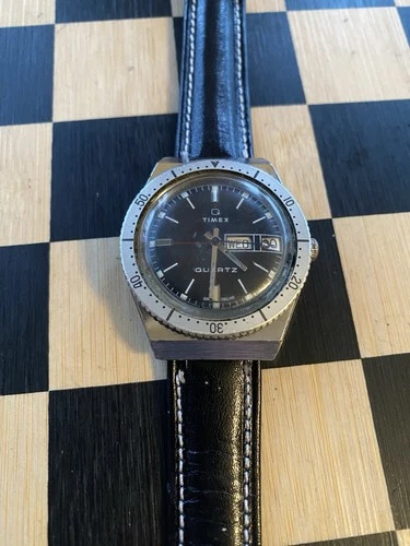 Vintage Timex Q Day Date Men’s Diver Watch Watch
