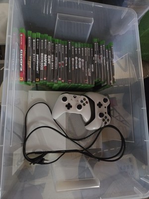 Microsoft Xbox One S 1TB Konsole Weiß mit 2 Controllern, Kabeln & Spielen