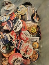 175 Political Campaign Button Lot Clinton Bush McCain Palin Huckabee More