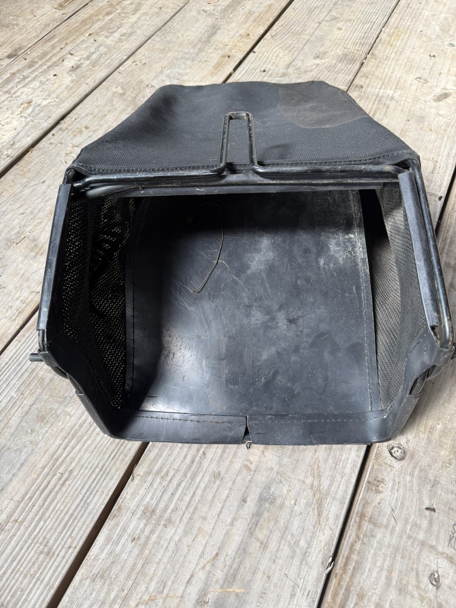 CUB CADET Signature Cut Series AGR 764-04097B Grass Bag & Frame | eBay