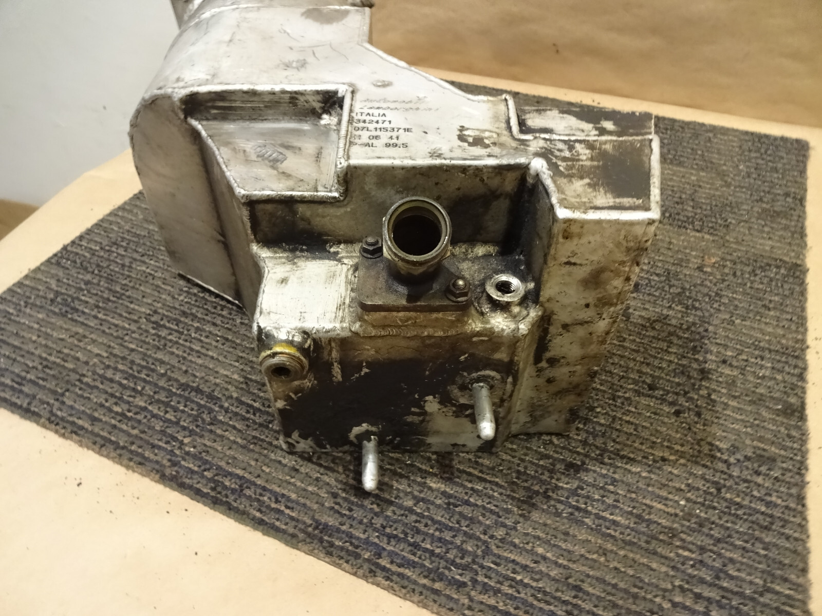 Lamborghini Gallardo - Oil Reservoir/Tank & Dipstick - P/N 07L115371E