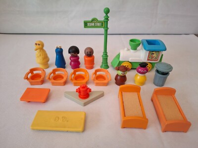 Vtg Fisher Price Little People Sesame Street Clubhouse Figures