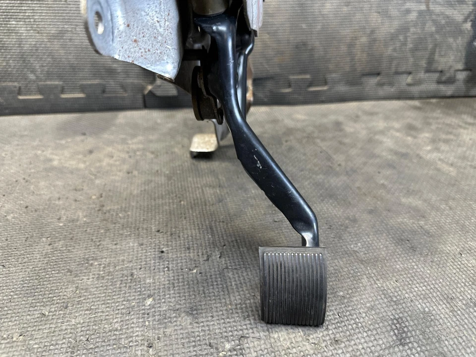 2004 Ford F-150 XLT 5.4L Emergency Brake Pedal OEM - Image 2 of 4