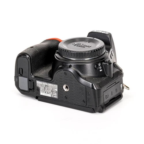 Nikon D5500 schwarz gebraucht Zustand Gut - Bild 3 von 5