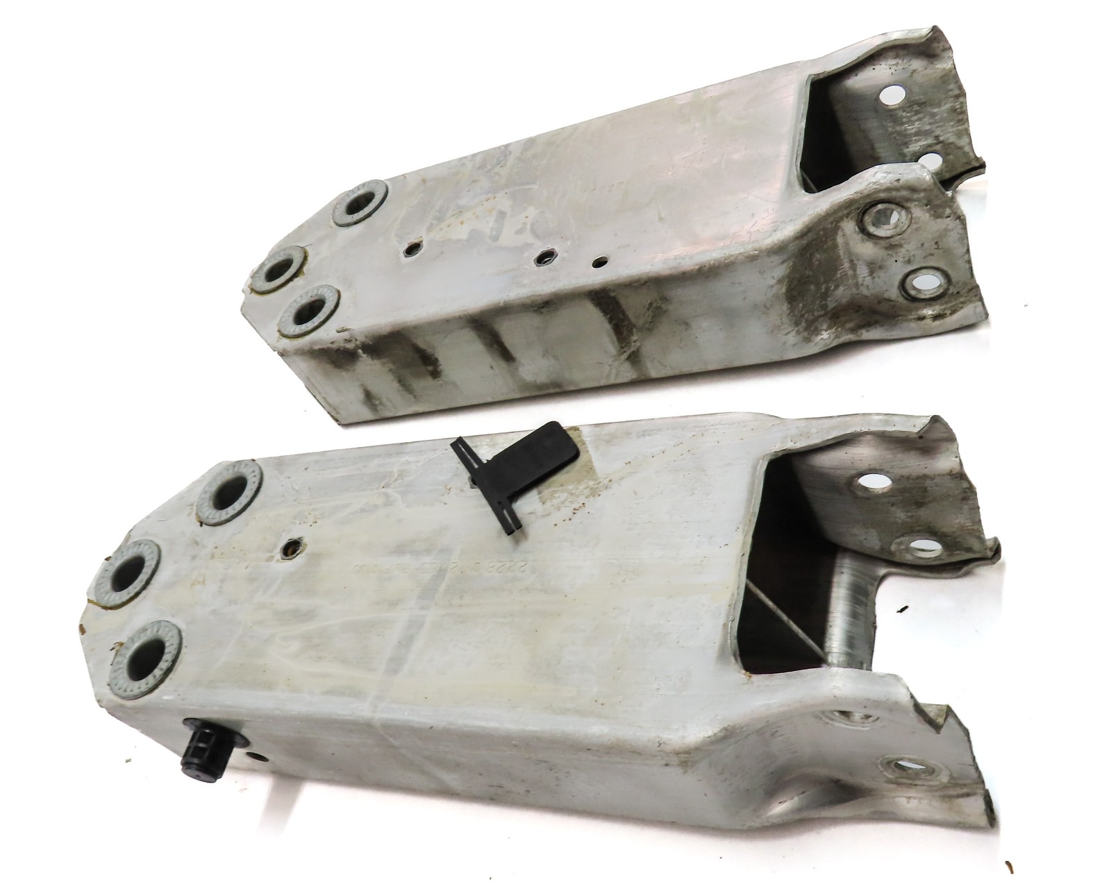 11-16 BMW 528i 535i 550i M5 FRONT BUMPER REINFORCEMENT IMPACT BAR BRACKET SET/2