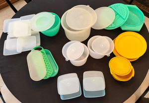 Vintage TUPPERWARE 32 pieces no missing lids