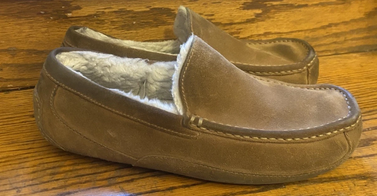 UGG Australia Moccasin Slippers US Size 12 for Men for sale  display picture 1