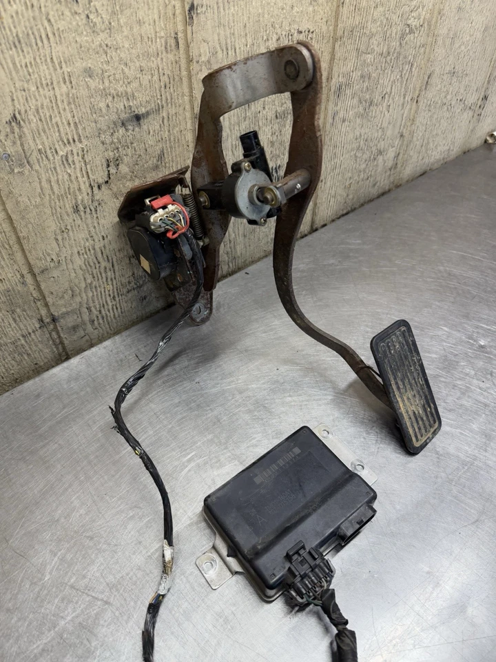 03-06 GM Silverado Tahoe Yukon Adjustable Gas Pedal Drive By Wire TAC Module OEM - Image 4 of 4