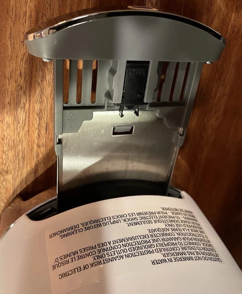 Tostadora SMEG Estilo Retro Estética 2 Rebanadas Blanco Mate Años 50 Foto 4 de 4