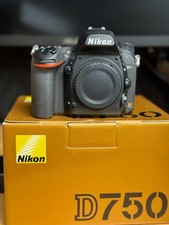 Nikon D750 Body DSLR, 54.400 Auslösungen, 24...