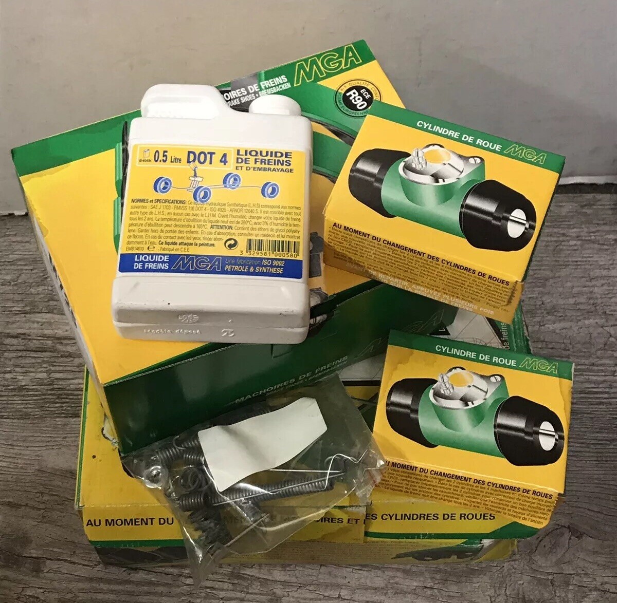Kit freins à tambours arrière MGA K725677 qualité origine Safrane