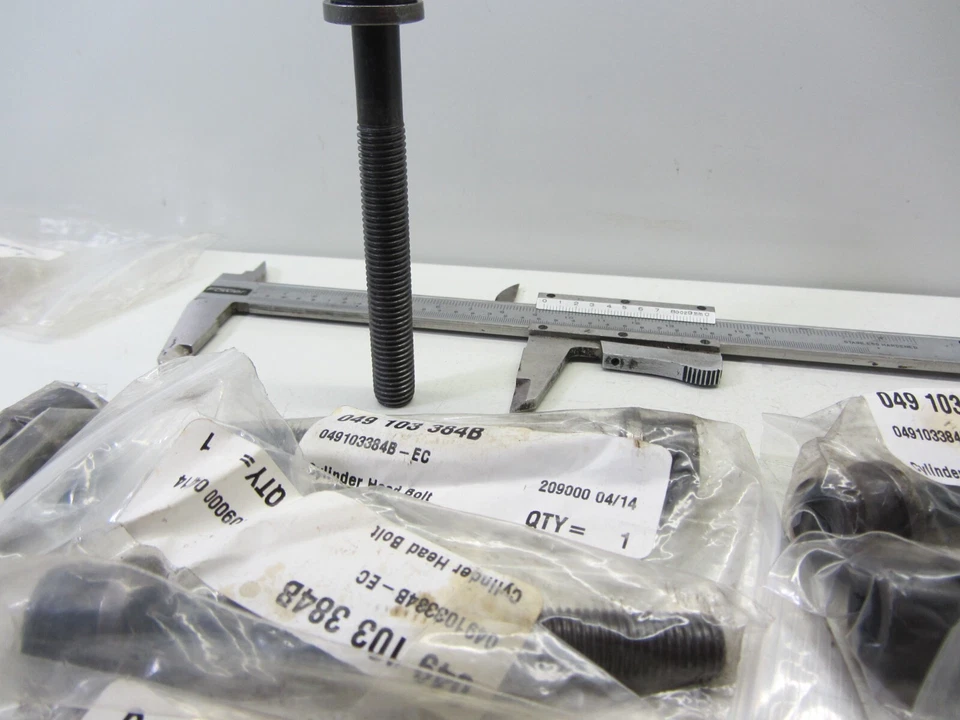 Perno de cabeza Audi Volkswagen, 049 103 384B Foto 2 de 4