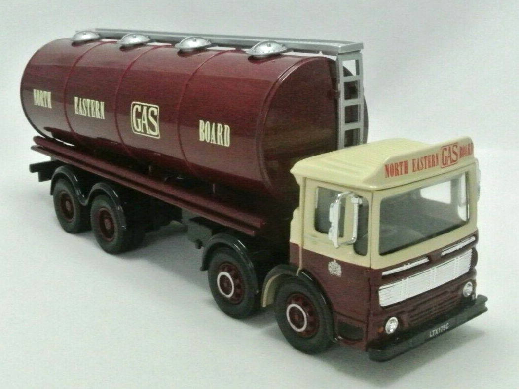 Corgi Classics 97932 AEC Cylindrical Tanker - North Eastern Gas Board