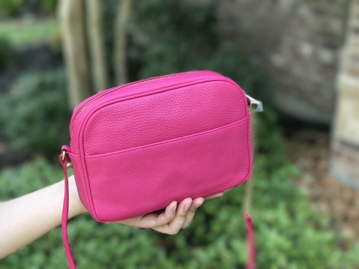 NWT FURLA Lilli PEBBLE Leather Crossbody Zip Pouch Handbag NWT FURLA Lilli PEBBLE Leather Crossbody Zip Pouch Handbag