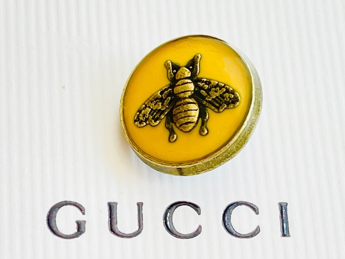 Gucci stamped button 1 pieces Yellow / gold 17 mm 0,7 inch