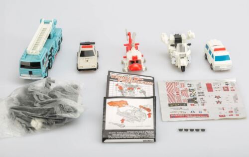 New Transformation G1 Reissue Autobots Defensor MISB Action Figure Set - Picture 10 of 10