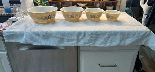 Vintage Pyrex Homestead 4 Piece Nesting Mixing Bowl Set #401-404