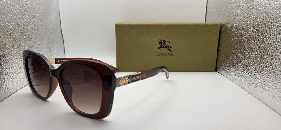 Gafas de sol Burberry para mujer Foto 2 de 3