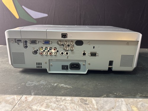 HITACHI CP-WX625 4000-Lumen LCD 1080 HD Projector -1621 Lamp Hours - 第 5/8 張圖片