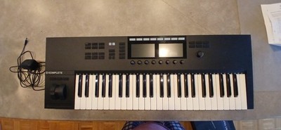 Native Instruments Komplete Kontrol S88 MK2 Keyboard