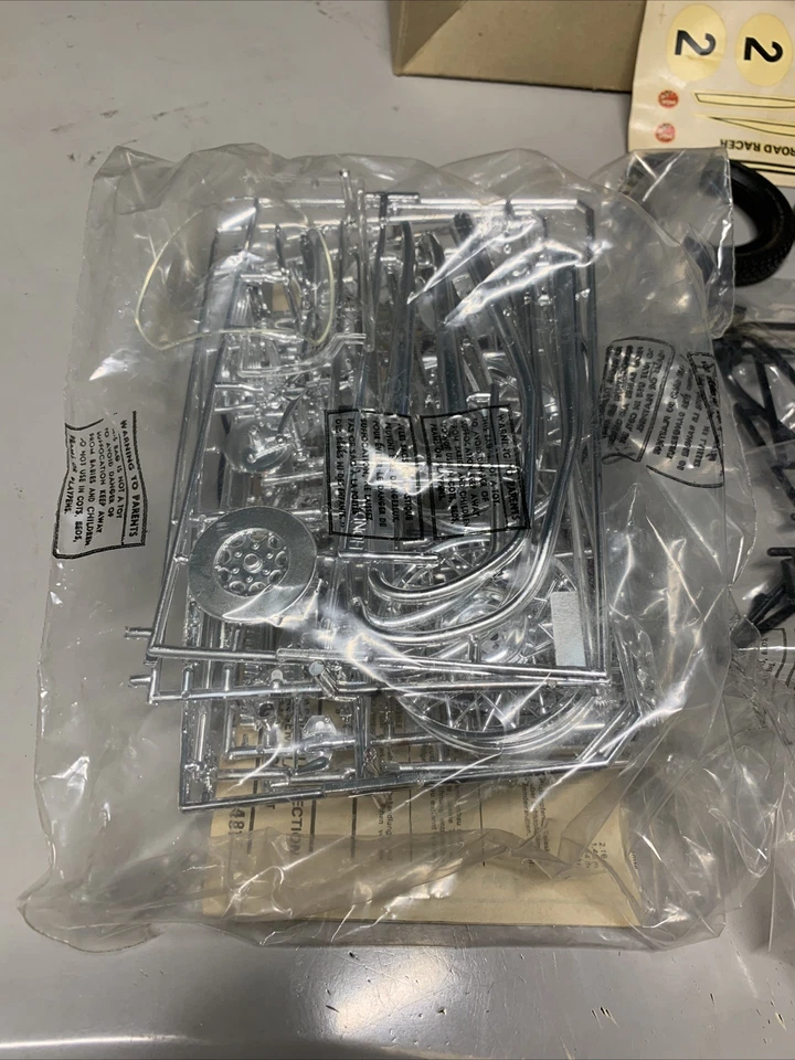 HONDA Road Racer - AIRFIX Scala 1/8 - NUOVO Kit Da Montare Modellino - Immagine 4 di 4