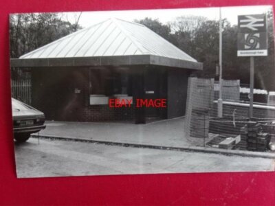 Bromborough Rake PHOTO DARKROOM - BROMBOROUGH RAKE RAILWAY STATION 1985 EXTERIOR | eBay UK
