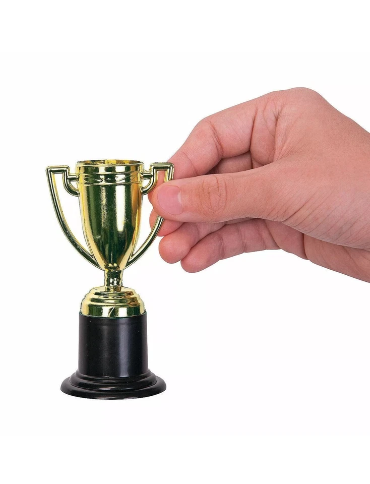 24 Piezas ~ Pequeños Trofeos Tono Dorado, Premios y Premios, 4" Foto 2 de 4