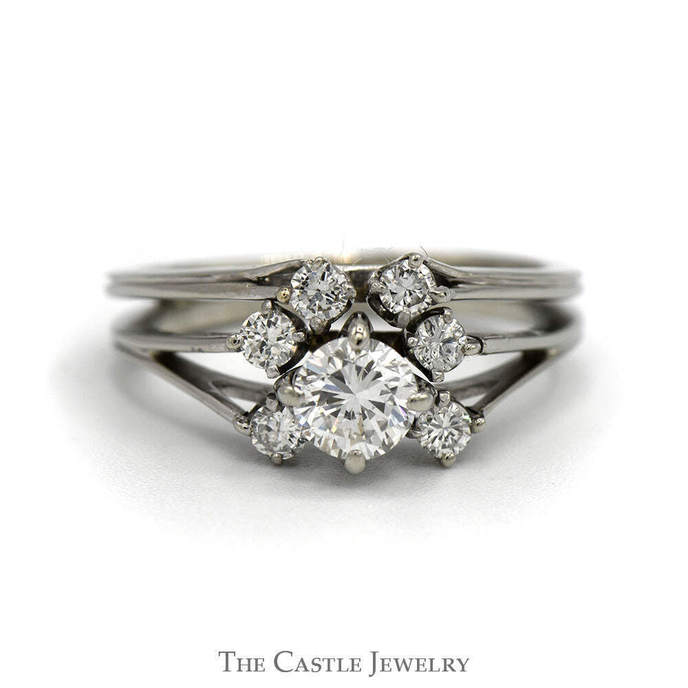 Round Diamond Cluster Ring with Split Shank Sides… - image 1