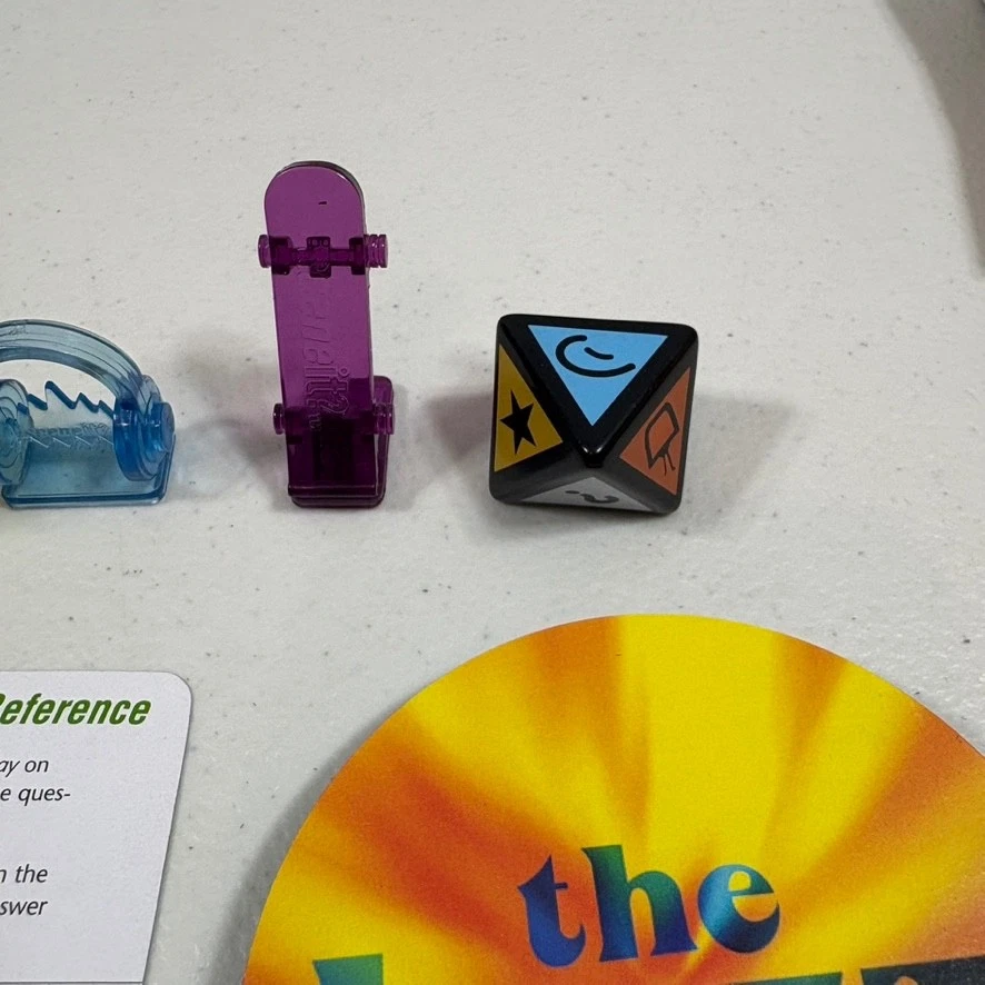 SCENE IT? JR Movers Dice Buzz Trivia Cards 2004 Replacement Parts Only - Image 3 of 4