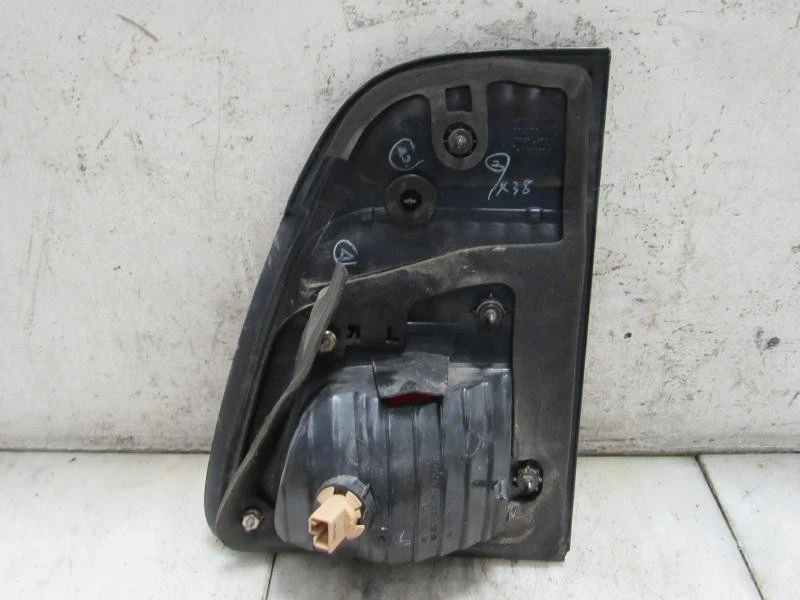 Luz trasera izquierda Toyota Land Cruiser 1998 1999 2000 2001 2002 tapa trasera 8159060040 Foto 2 de 3