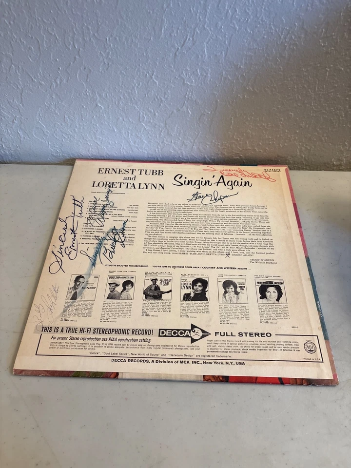ERNEST TUBB AND LORETTA LYNN SINGIN' AGAIN VINYL RECORD LP AUTOGRAPHED COVER VG+ - Image 2 of 4