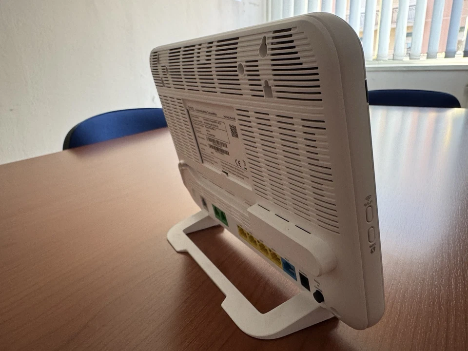 Router Modem Wi-Fi Zyxel Home & Life Wind ADSL Fibra Fttc Access Point Wifi - Immagine 2 di 4