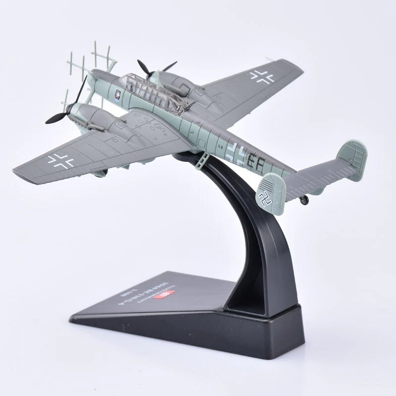 1:100 Diecast Military Model Luftwaffe WWII Messerschmitt BF 110 Bomber Aircraft - Image 3 of 4