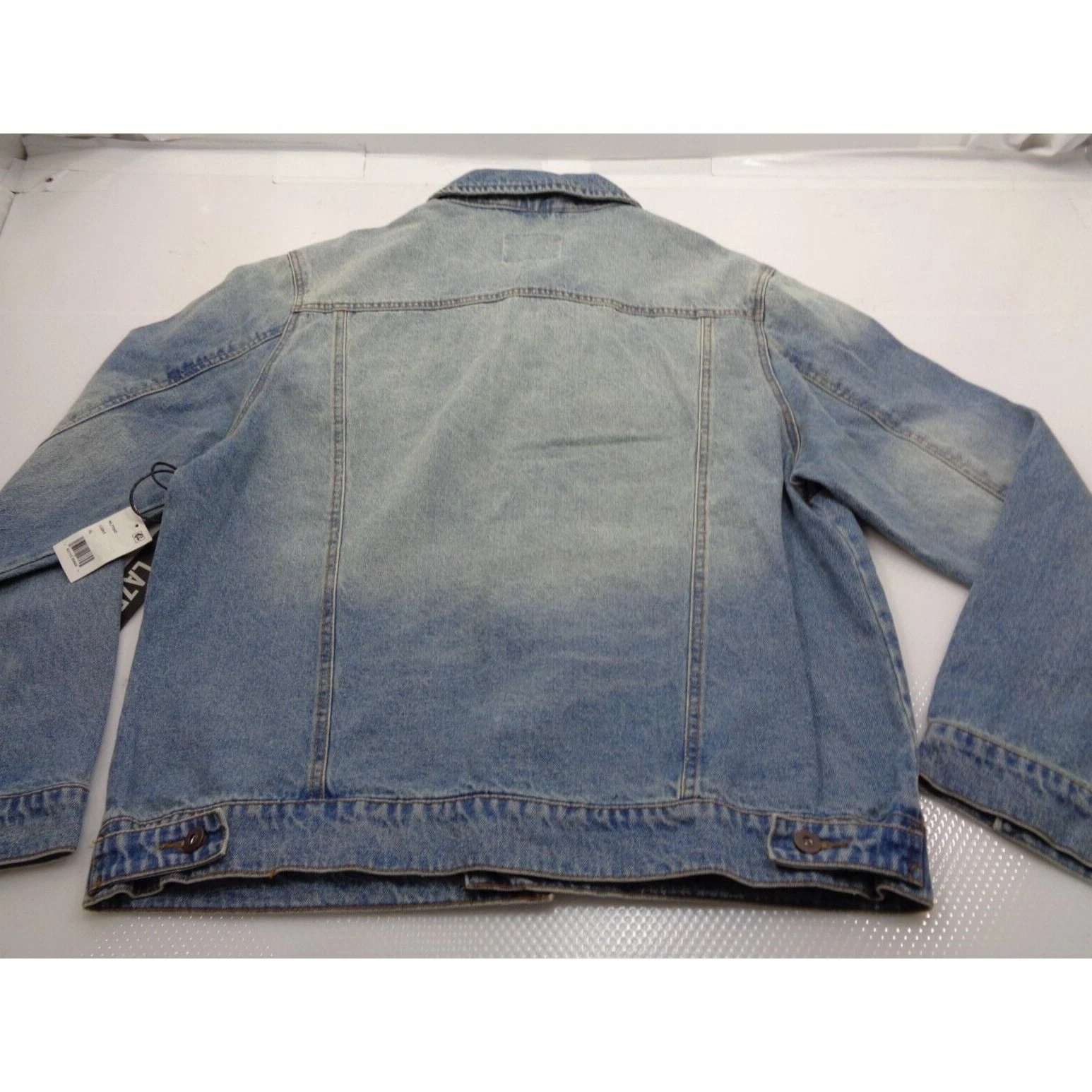 Lazer Men's Regular Fit Denim Trucker Jacket in Extra Light Wash Blue-XLarge - product detail image 6