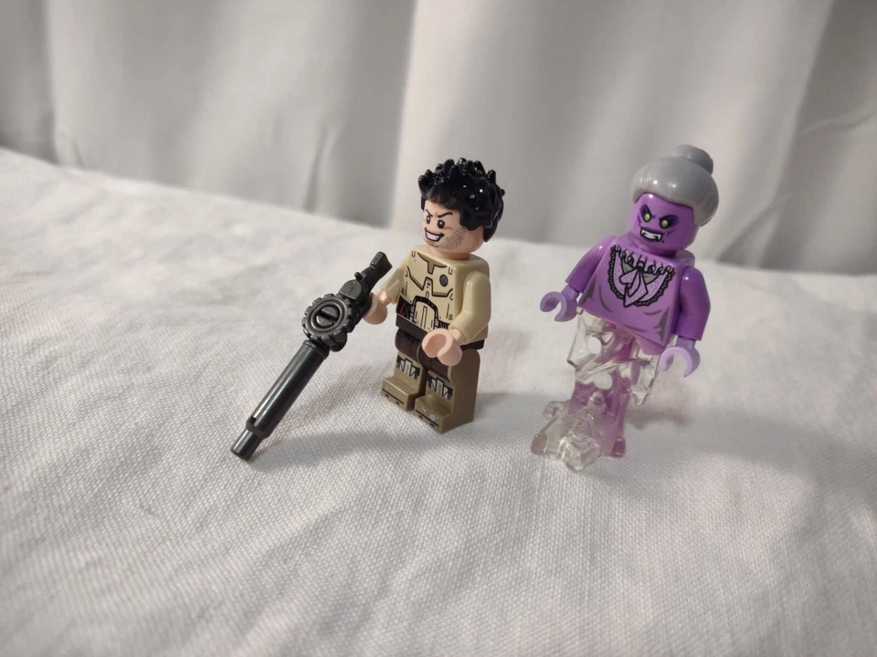LEGO Ghostbusters - Library Ghost And Ghosthunter - Image 2 of 4