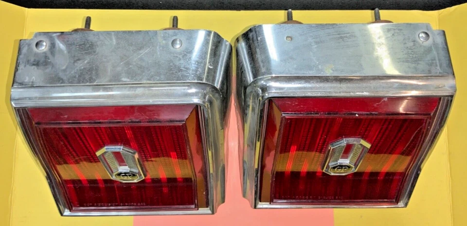De colección 1981-87 Pontiac Grand Prix G-Body R&L Luces traseras - COMO ESTÁN - NO PROBADAS Lote 2 Foto 2 de 4