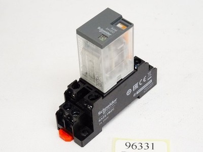 Schneider Electric Leistungsrelais RXM 24VDC RXM2LB2BD mit Sockel RXZE1M2C / Neu