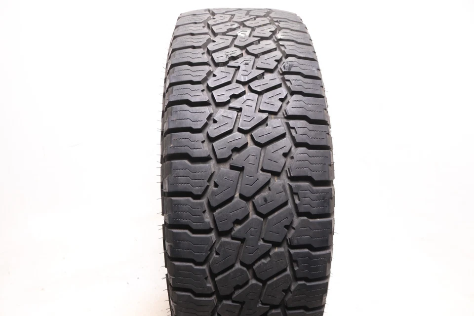 Usado LT 285/70R17 Falken Wildpeak A/T AT3W - 116/113Q - 12/32 Sin reparaciones Foto 2 de 4