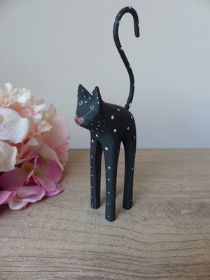Figur Katze schwarz mit weißen Punkten lange Holzbeine bemalt Deko