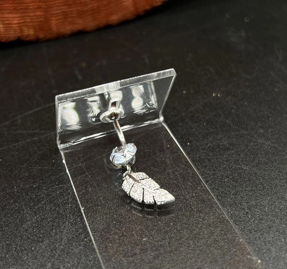 Anillo ombligo pluma calibre 14 acero inoxidable circonita cúbica Foto 2 de 4