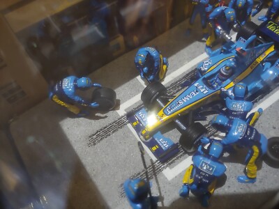 Renault F1 official pit stop diorama _ 1:43 _ Alonso _ 2005 | eBay