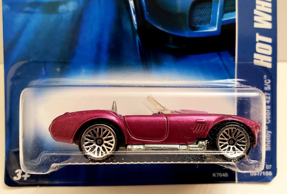 07 Hot Wheels Stars #097/155 Shelby Cobra 427 S/C Foto 2 de 3