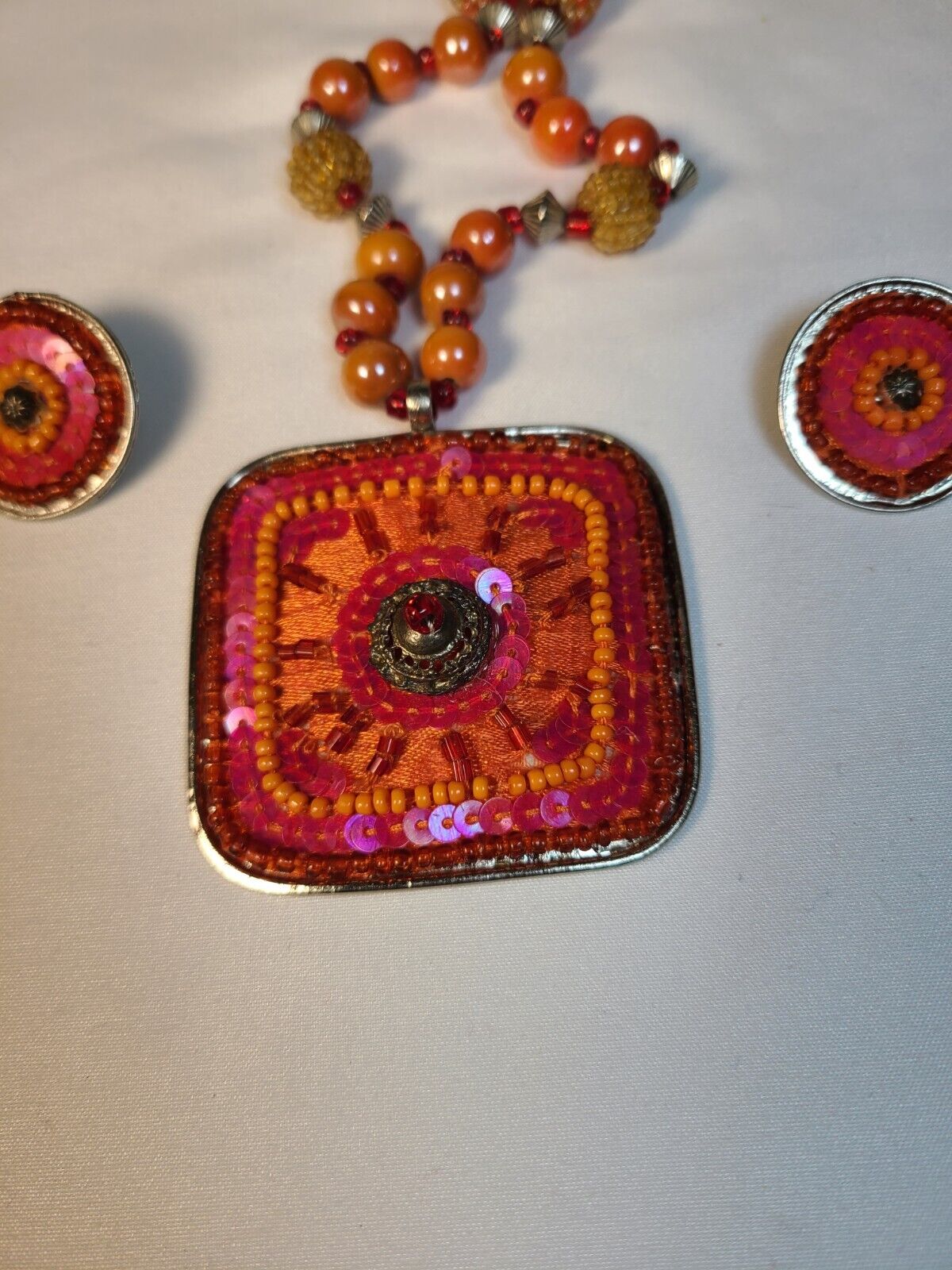 Vintage Native American Beaded Medallion Necklace… - image 4