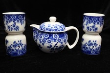 Japanese Teapot with Strainer and 4 Cups with Blue  White Flowers